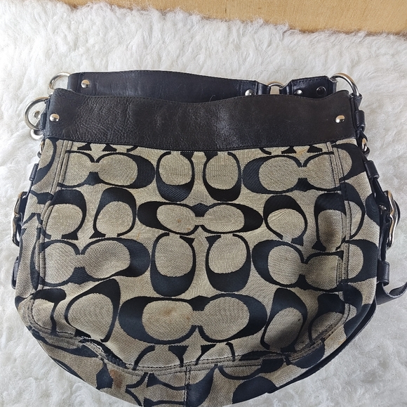 COACH handbag with classic design - Picture 3 of 15